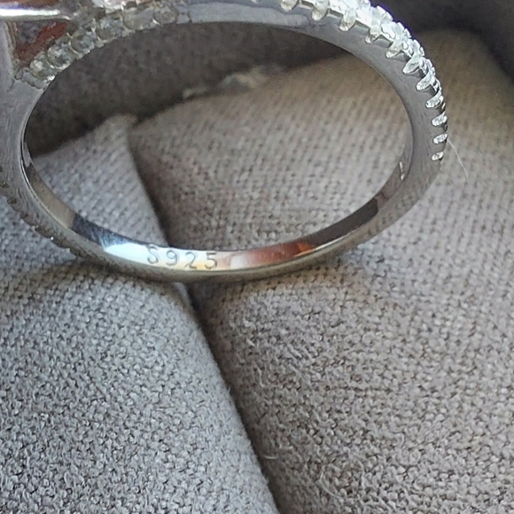 1 Carat Moissanite Ring - Picture 6 of 16